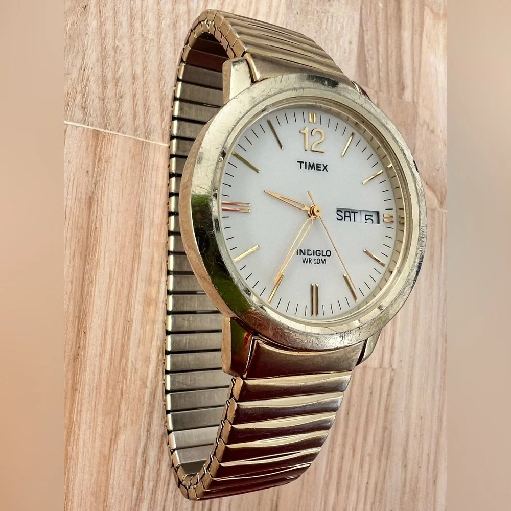 Timex men’s gold tone classic dress watch NEW BATTERY